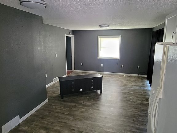 5th image of 301 Cedar St S #301