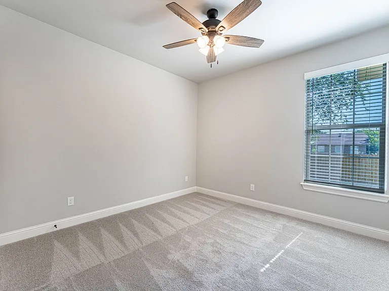 190 Township Dr — Photo 22