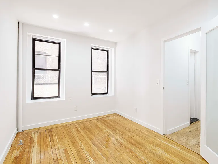 300 W 12th St #1G — Photo 5