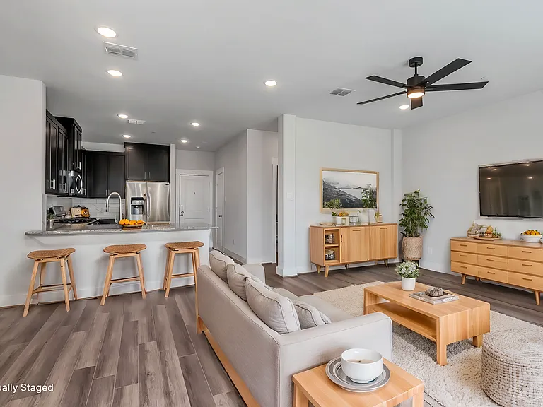 7545 Reis Ln — Photo 10