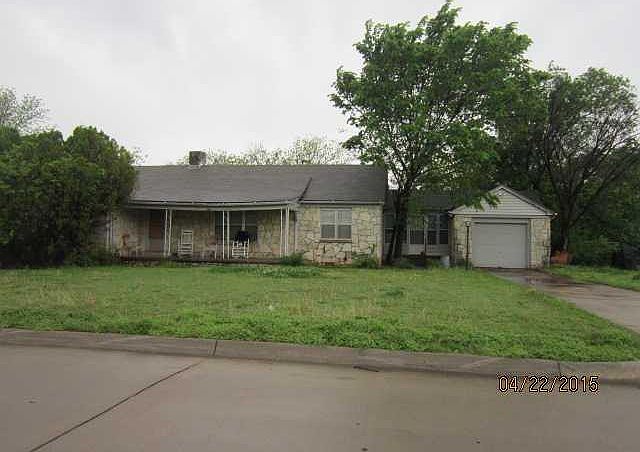 1st image of 3909 N Woods Dr