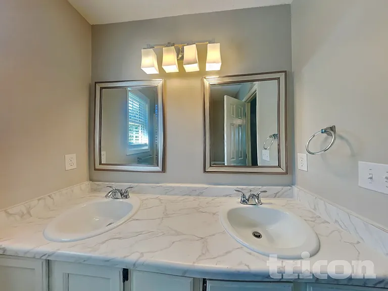 5708 Green Apple Dr — Photo 10