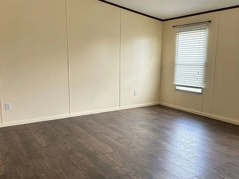1016 Private Road 1518 — Photo 6