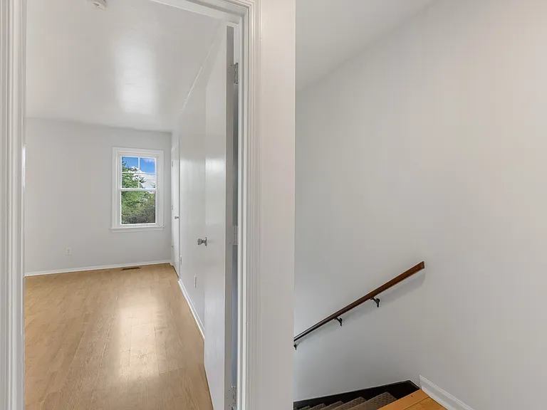 337 Hutton Cir — Photo 26
