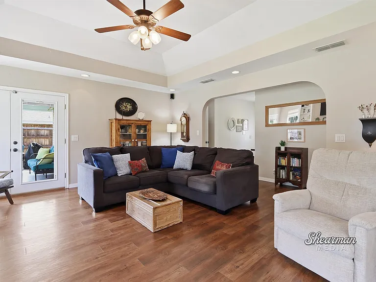 1215 Amherst St — Photo 5