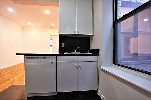 Rented by Metropolitan Property Group | media 29