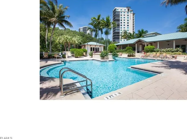 455 Cove Tower Dr APT 303, Naples, FL 34110
