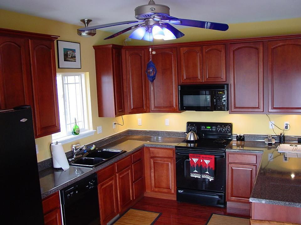 2nd image of 285 Montclair Tower Dr