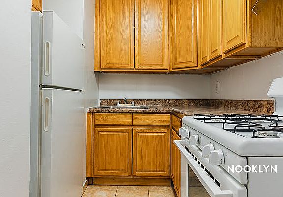 4th image of 540 Ocean Pkwy APT 1R