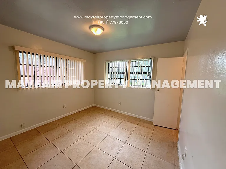 20520 NW 24th Ct — Photo 7