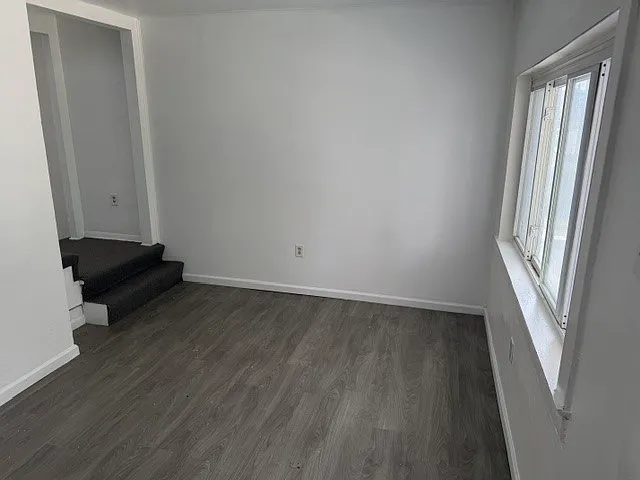 500 Russellwood Ave — Photo 4