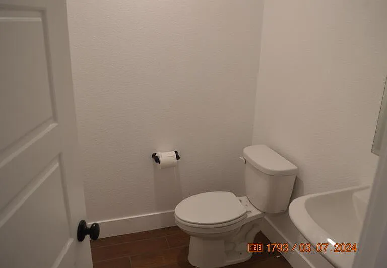 1663 Thistle Ln — Photo 23