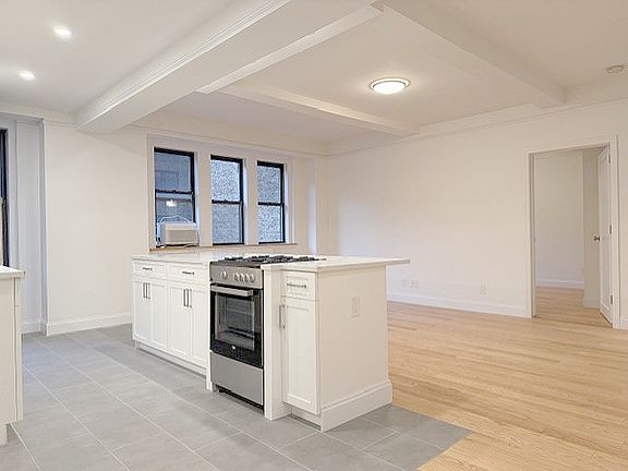2nd image of 37 W 72nd St #4D