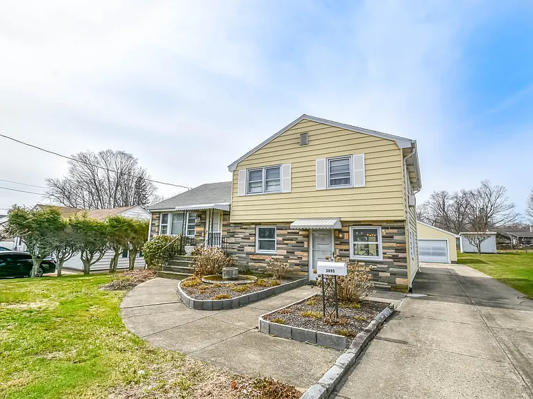 3895 Madison Ave — Photo 12