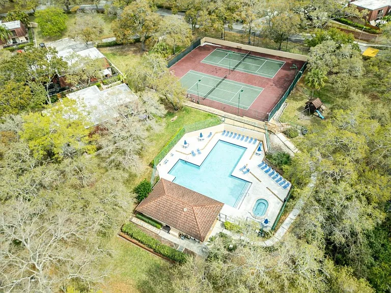 2703 5th Ct — Photo 35