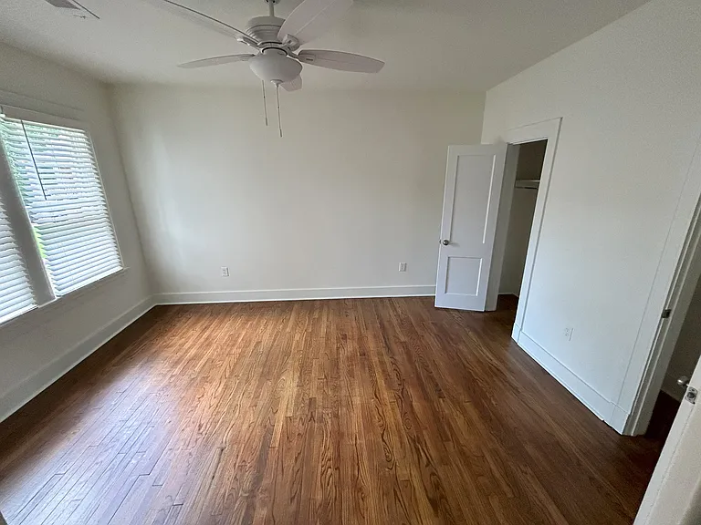 900 Pinehurst Pl — Photo 10