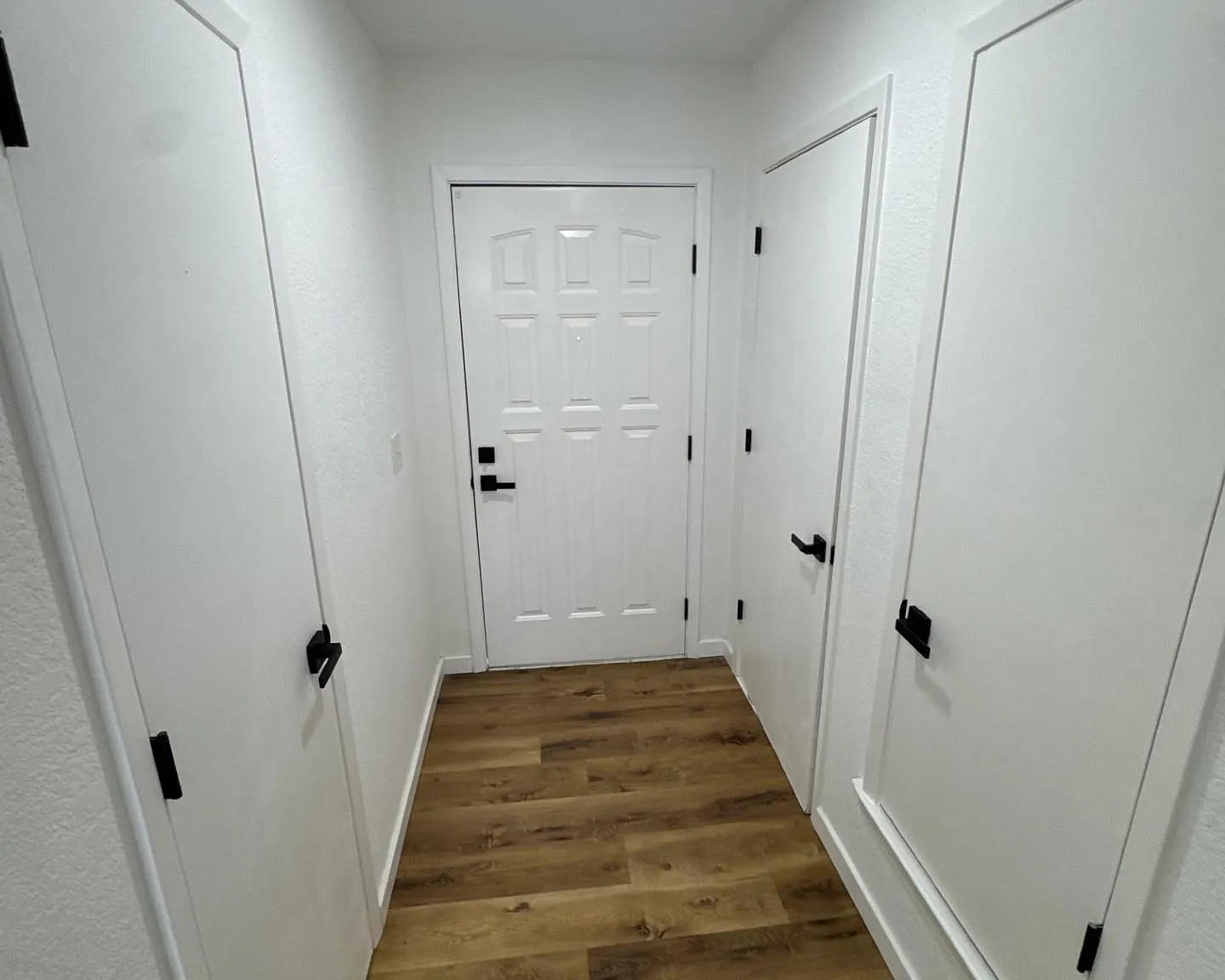 3 bed, 2.0 bath, 1154 sqft, $1,900 — Photo 2
