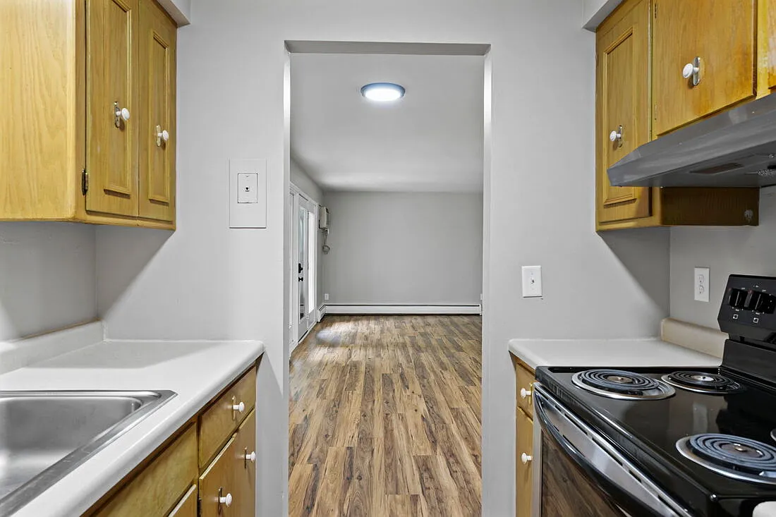 2 bed, 900 sqft, $1,350 — Photo 4