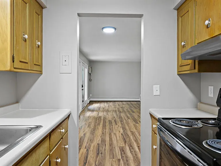 5006 Whitcomb Dr #8 — Photo 4