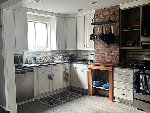 4th image of 3216 Mary St