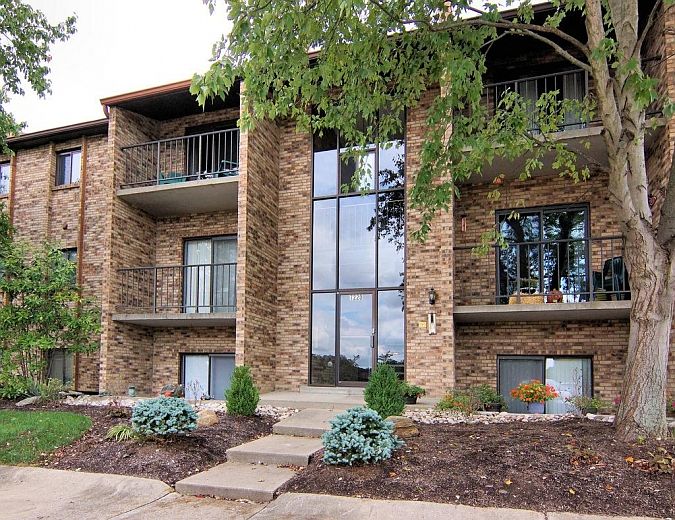 1st image of 7220 Creekview Dr #V