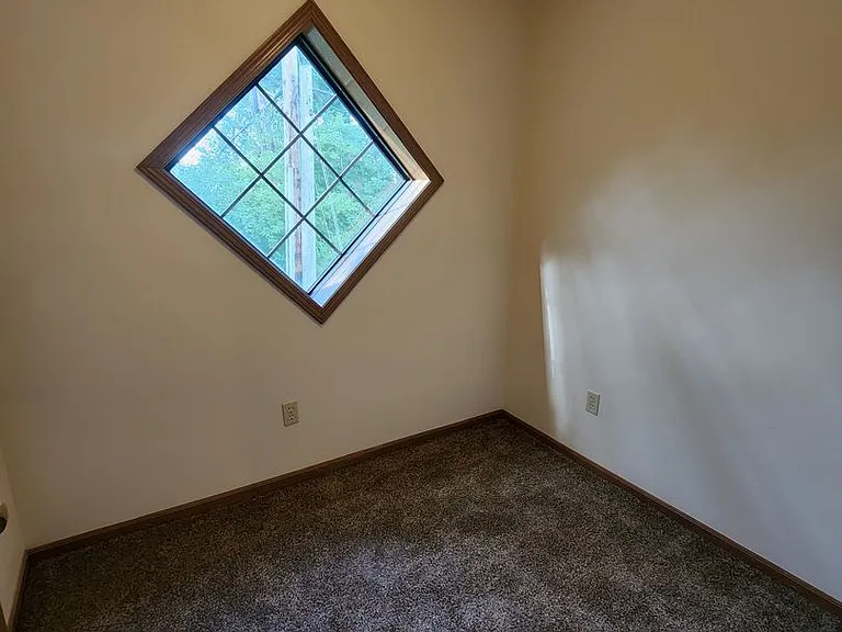 Badger Place Apartments — Photo 7