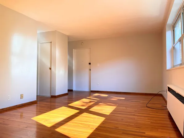 Delaware Ave Apartments