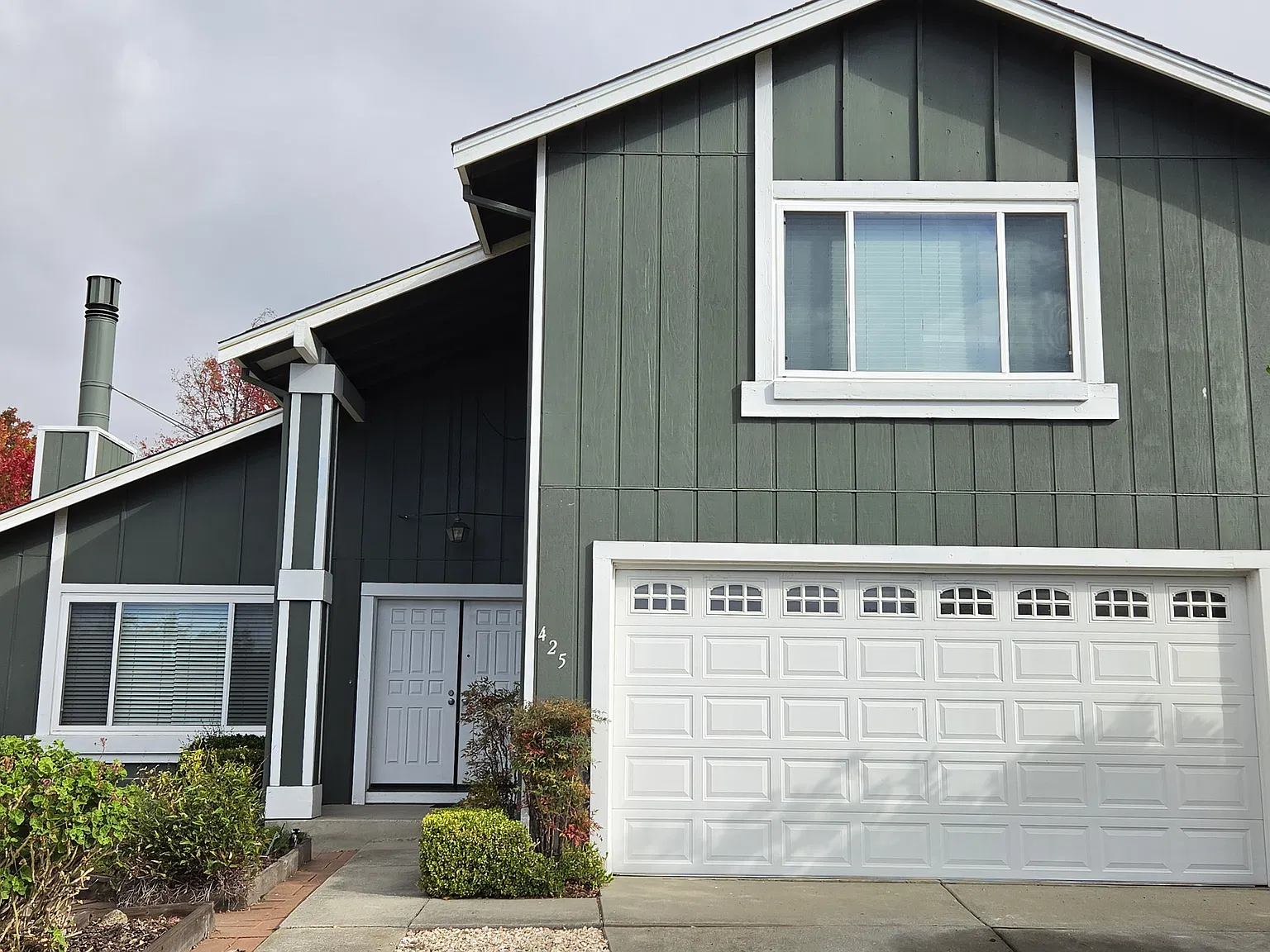 4 bed, 2.5 bath, 2048 sqft, $3,800 — Photo 1