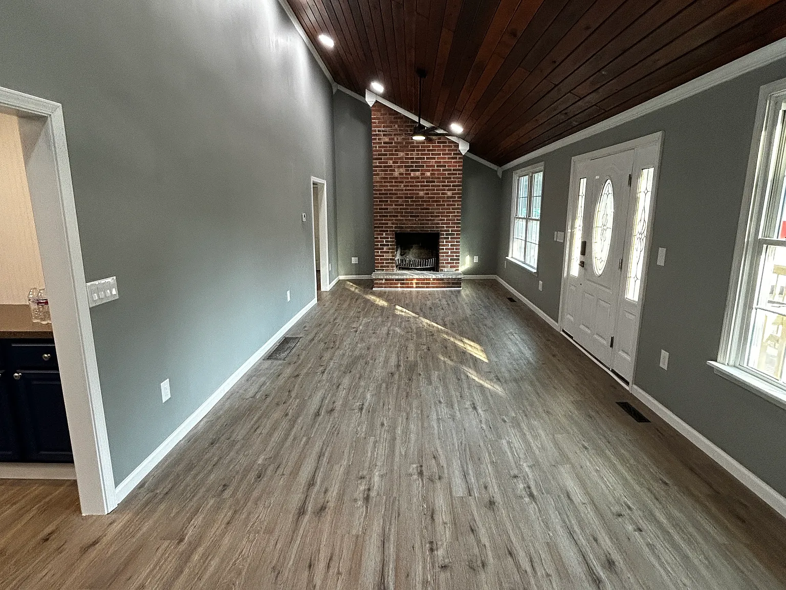 3 bed, 1400 sqft, $2,000 — Photo 4