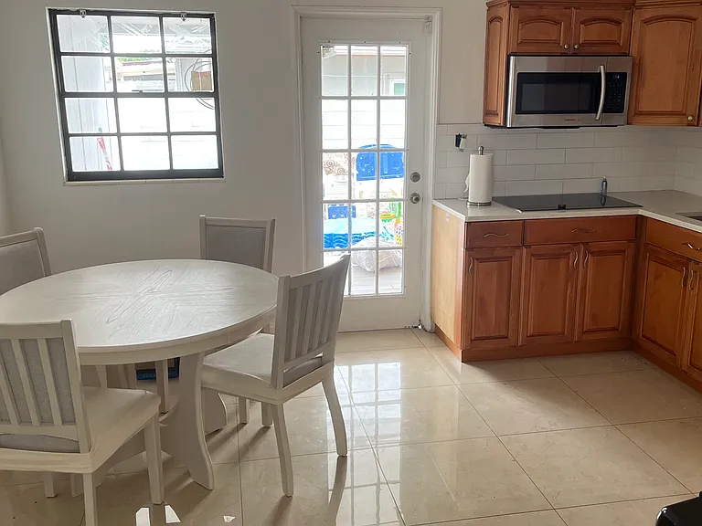 6801 N Gunlock Ave — Photo 2