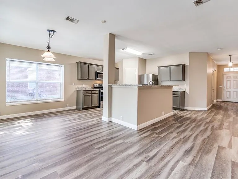 2312 Capeland Dr — Photo 6