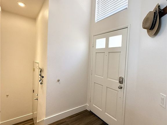 4th image of 8215 E White Oak Rdg Unit 33