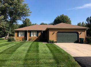 1124 Lasalle Dr, Somonauk, IL 60552