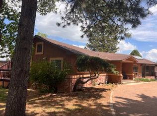 19 Crescent Ln, Colorado Springs, CO 80904