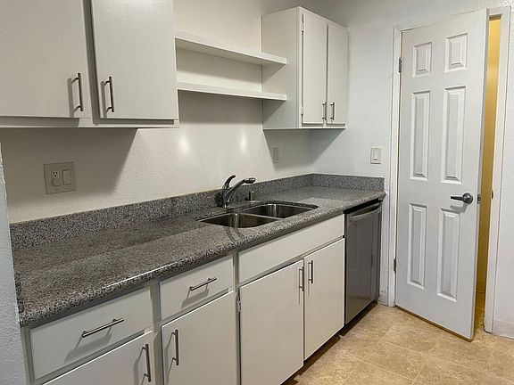 4th image of 918 Cheryl Ann Cir APT 20