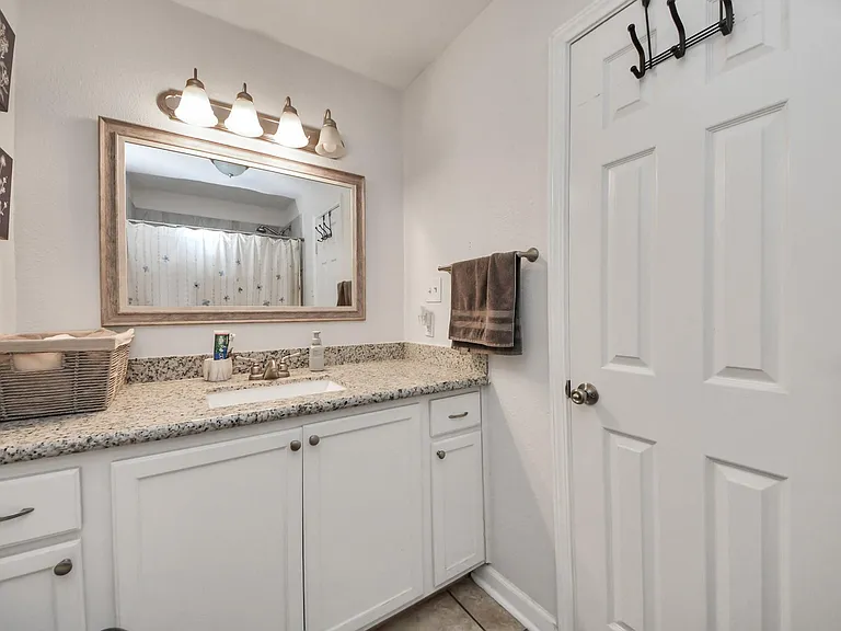 2806 Oak Dr — Photo 24