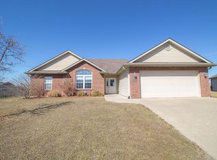305 Golden Eagle Dr, Columbia, MO 65202