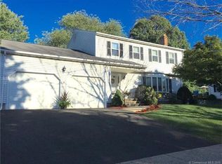 332 Knob Hill Dr, Hamden, CT 06518