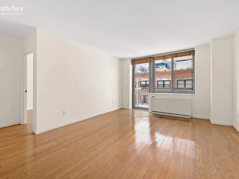 520 W 23rd St #8B — Photo 4