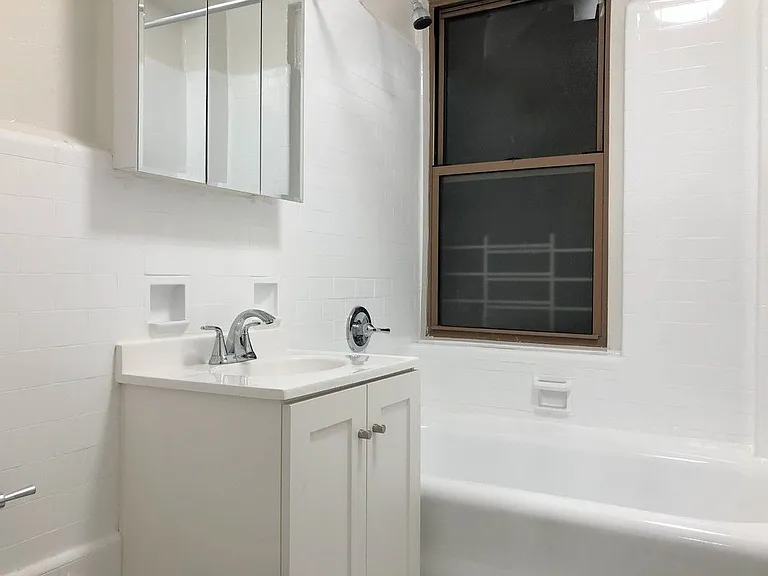 82-67 Austin St #307 — Photo 12