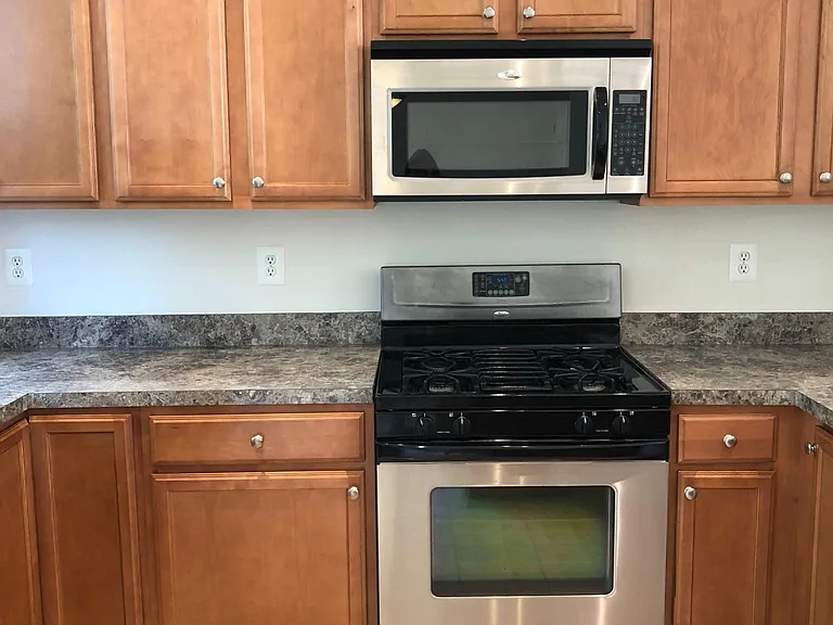 Kitchen- S/S appliances, 42" cabinetry