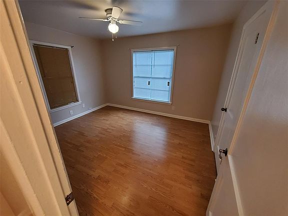 4th image of 10618 Sylvia St