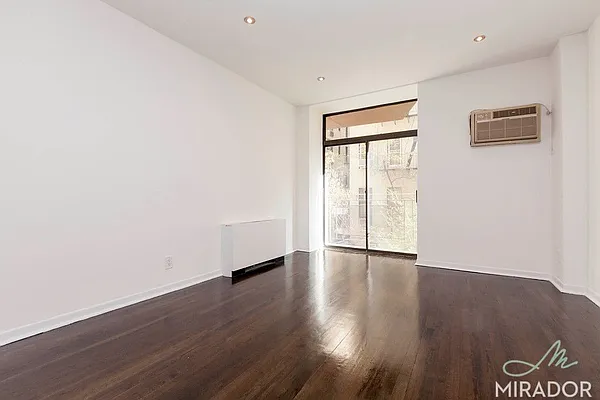 Rented by Mirador Real Estate | media 9