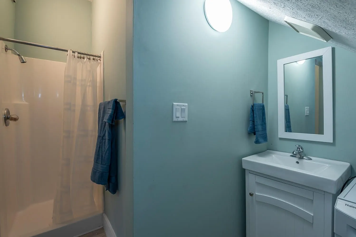 208 S Rogers St — Photo 1