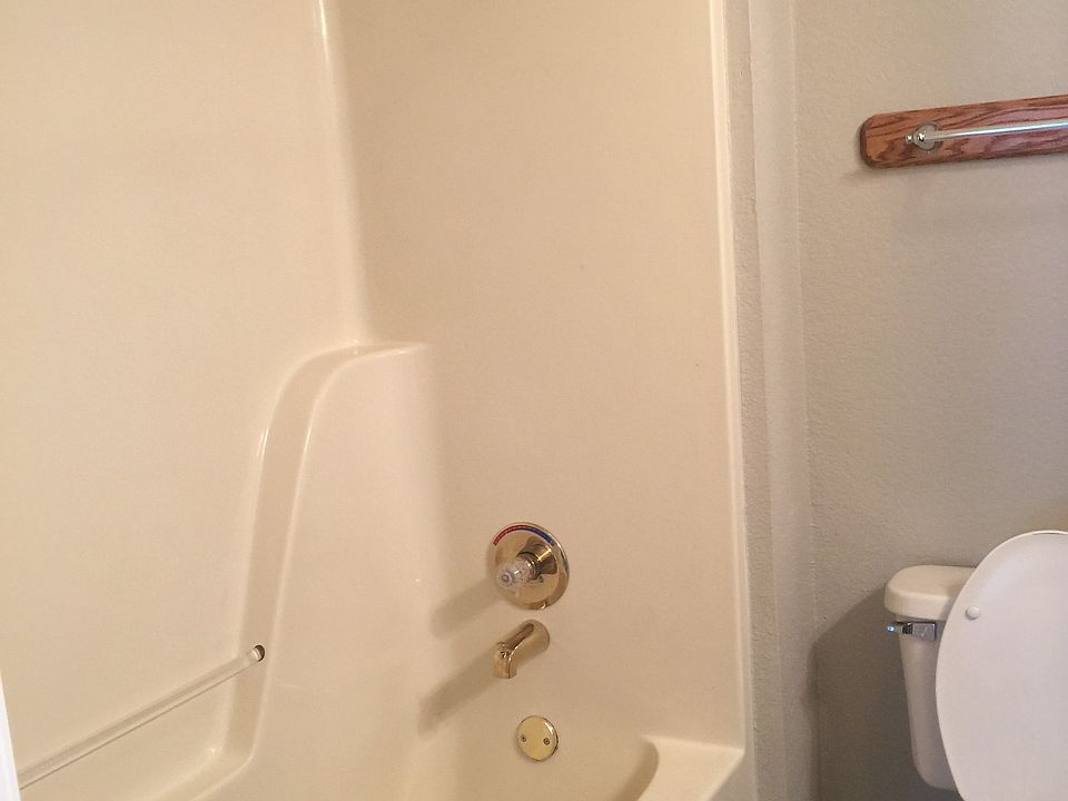 1st image of 320 N Gregg Ave APT 1