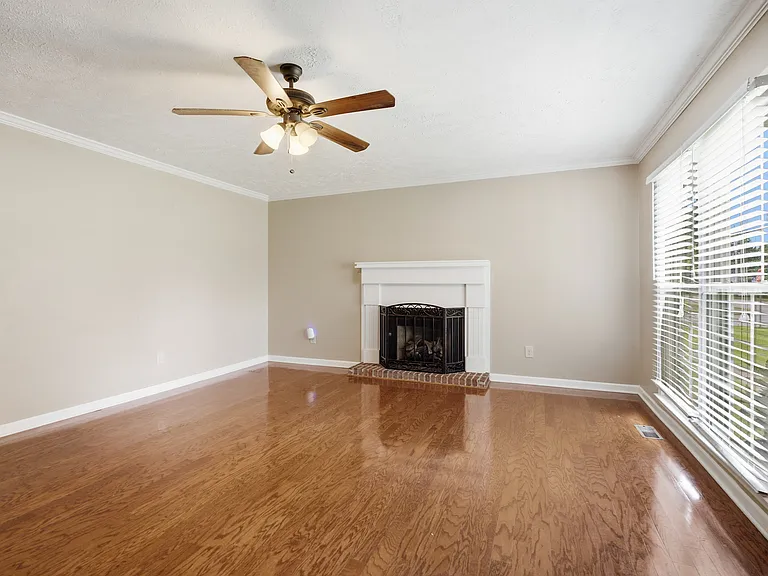 1343 Cason Trl — Photo 6