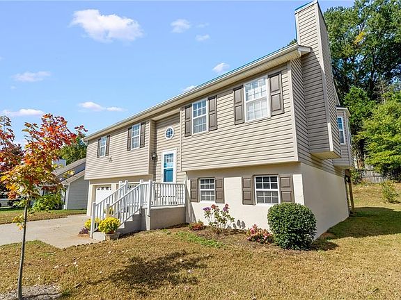 4th image of 1859 Camden Forest Dr