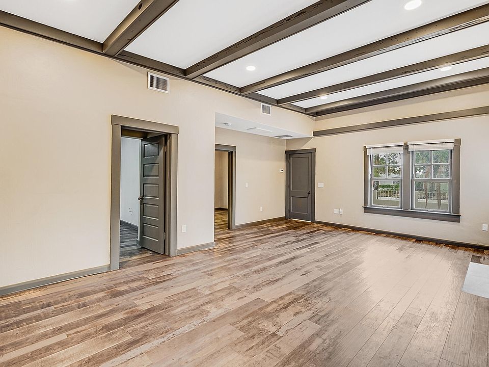 1st image of 621 Forest Hill Blvd