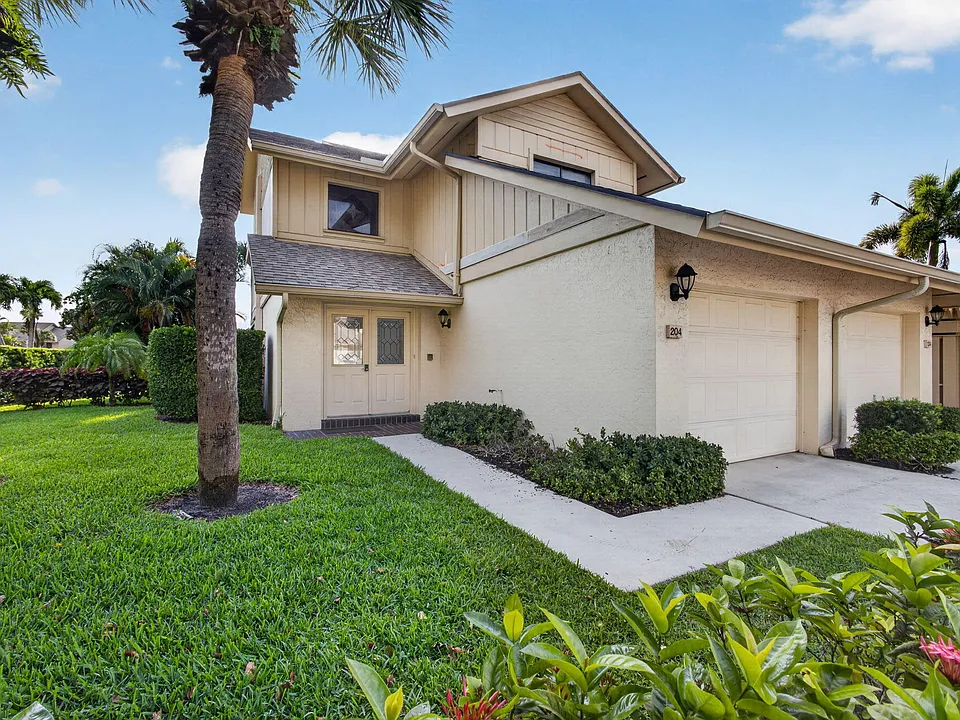 17137 Waterbend Dr #204