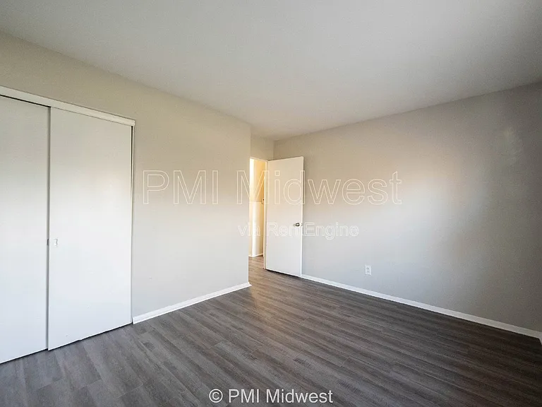 5843 Woodside Dr — Photo 17